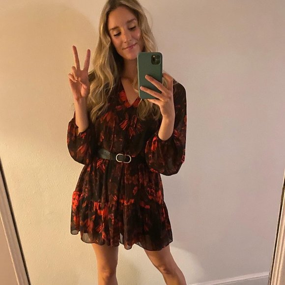 Meet your Posher, Elaine - Picture 1 of 1